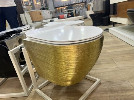 مرحاض معلق ذهبي غطاء ابيضT113010Gw 909